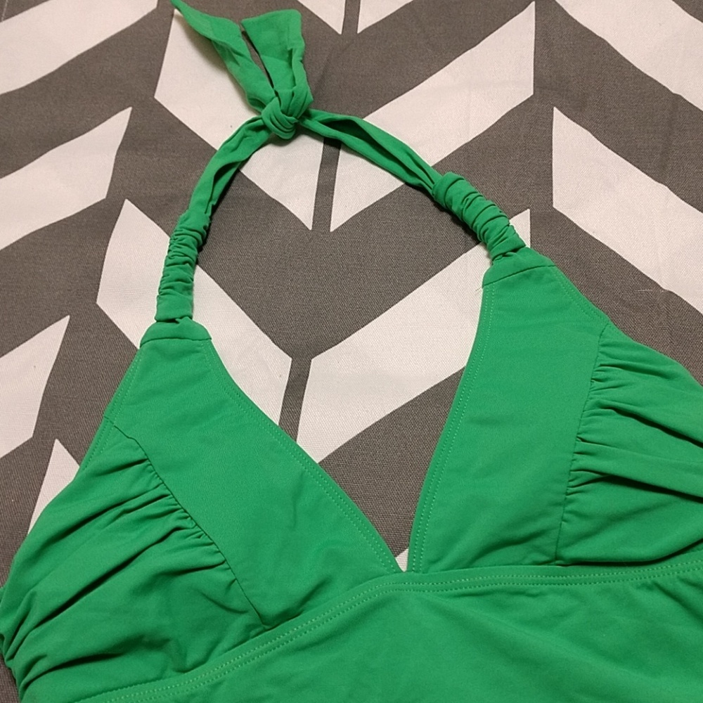 Kenneth Cole REACTION green swim tank - Picture 2 of 6